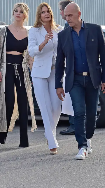 Anita Matamoros junto a su madre Makoke y su padre Kiko Matamoros Anita Matamoros junto a su madre Makoke y su padre Kiko Matamoros