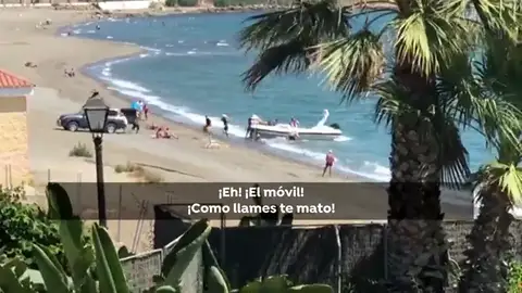 Amenazan de muerte a unos bañistas en Estepona durante un desembarco de droga Amenazan de muerte a unos bañistas en Estepona durante un desembarco de droga