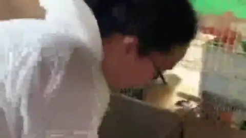 Un grupo de animalistas se cuelan en una granja de Osona (Barcelona) y se llevan varios conejos Un grupo de animalistas se cuelan en una granja de Osona (Barcelona) y se llevan varios conejos