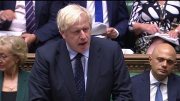 El  diputado conservador Philip Lee ha desertado y provoca que Boris Johnson pierda la mayoría en el Parlamento