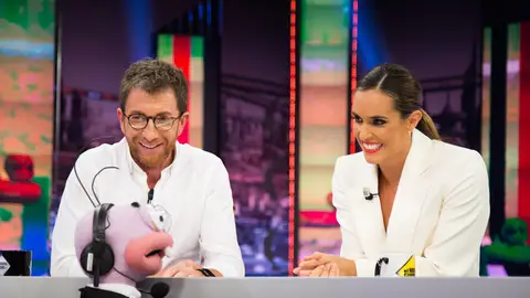 Ona Carbonell se divierte con ‘Los Juegos Olímpicos de piscina’ de Trancas y Barrancas Ona Carbonell se divierte con ‘Los Juegos Olímpicos de piscina’ de Trancas y Barrancas