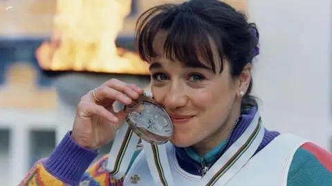 Blanca Fernández Ochoa con la medalla en Albertville'92 Blanca Fernández Ochoa con la medalla en Albertville'92