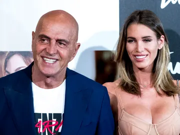 La felicidad de Kiko Matamoros junto a su joven novia Marta López La felicidad de Kiko Matamoros junto a su joven novia Marta López