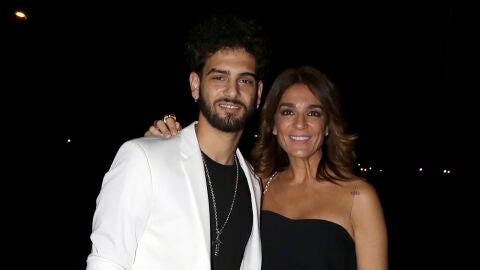 Raquel Bollo y su hijo Manuel Cortés