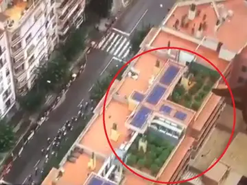 Imagen de la azotea con las plantas de cannabis tomada por el helicóptero de la Vuelta Imagen de la azotea con las plantas de cannabis tomada por el helicóptero de la Vuelta