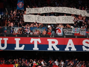 La afición del PSG contra Neymar 