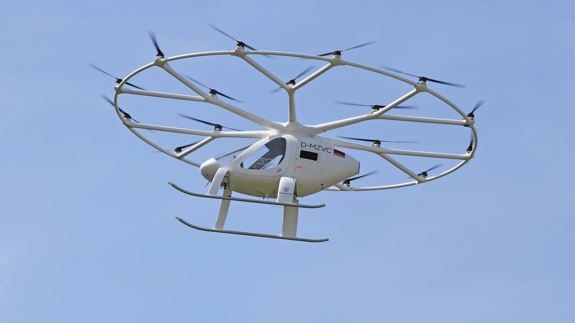 Volocopter prueba su prototipo de taxi volador en zona urbana de Alemania Volocopter prueba su prototipo de taxi volador en zona urbana de Alemania