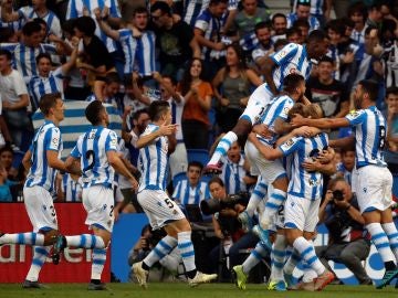 La Real Sociedad celebra el segundo gol en Anoeta 