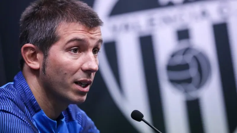 El técnico del Valencia, Albert Celades El técnico del Valencia, Albert Celades