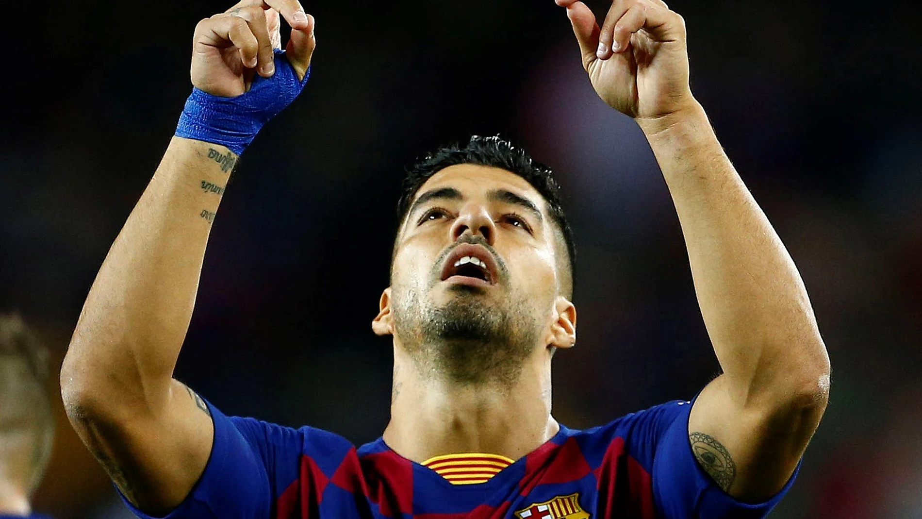 Luis Suárez celebra su segundo gol Luis Suárez celebra su segundo gol