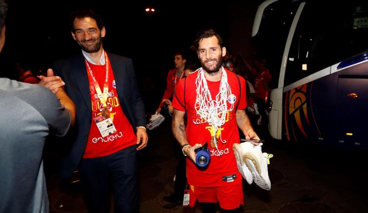 Jorge Garbajosa con Rudy Fernández en la celebración del Mundial de baloncesto Jorge Garbajosa con Rudy Fernández en la celebración del Mundial de baloncesto