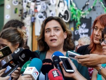 Ada Colau asume la inseguridad en Barcelona y se suma a las protestas de los vecinos