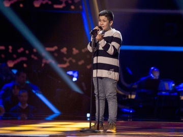 Levi Díaz canta ‘We’ve only just begun’ en las Audiciones a ciegas de ‘La Voz Kids’