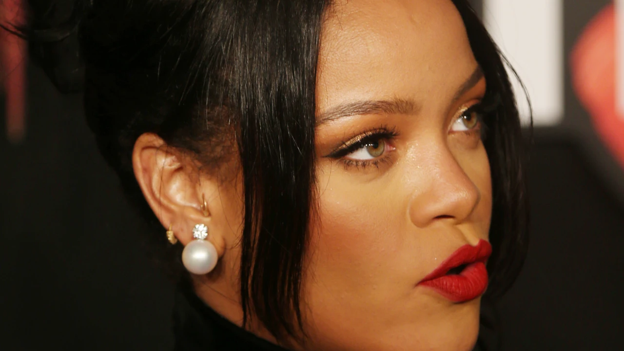 Rihanna sin maquillaje es el selfie más visto hasta el momento del 2020 Rihanna sin maquillaje es el selfie más visto hasta el momento del 2020