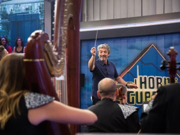 Ricardo Darín se pone al mando de la Film Symphony Orchestra en 'El Hormiguero 3.0' Ricardo Darín se pone al mando de la Film Symphony Orchestra en 'El Hormiguero 3.0'