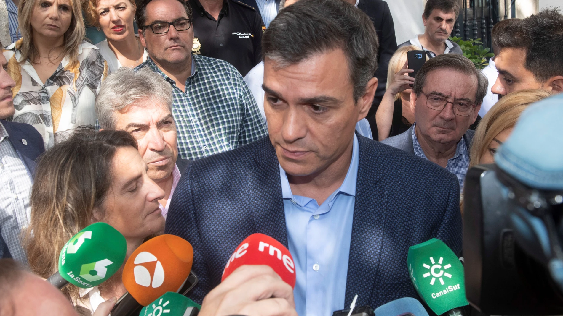 El presidente del Gobierno en funciones, Pedro Sánchez, hace declaraciones ante los medios El presidente del Gobierno en funciones, Pedro Sánchez, hace declaraciones ante los medios