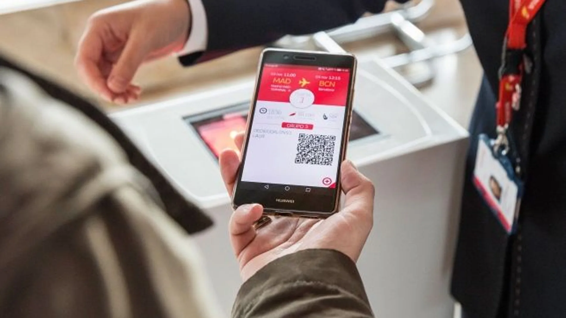 Tarjeta de embarque en el móvil. Foto Iberia._643x397 Tarjeta de embarque en el móvil. Foto Iberia._643x397