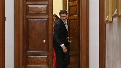 Rivera pide por carta a Sánchez una reunión urgente