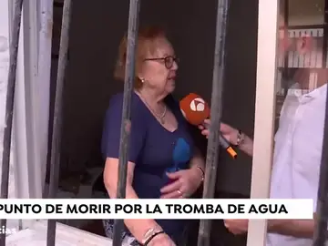 Un matrimonio, a punto de morir por la tromba de agua Un matrimonio, a punto de morir por la tromba de agua