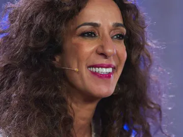 Rosario Flores se lleva el arte de Juan Manuel Segovia: “Va a ser muy especial en mi equipo” Rosario Flores se lleva el arte de Juan Manuel Segovia: “Va a ser muy especial en mi equipo”