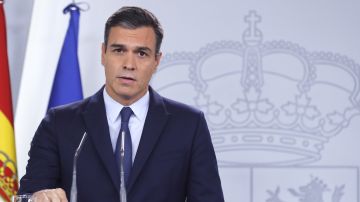 El presidente del Gobierno en funciones, Pedro Sánchez, durante la rueda de prensa que ofrece hoy martes en el palacio de La Moncloa tras la audiencia con el rey Felipe V El presidente del Gobierno en funciones, Pedro Sánchez, durante la rueda de prensa que ofrece hoy martes en el palacio de La Moncloa tras la audiencia con el rey Felipe V