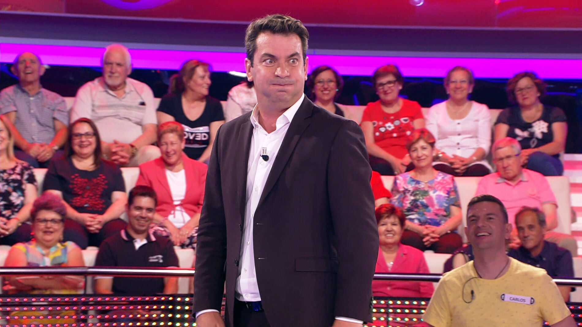 Arturo valls, sorprendido por la colecci&oacute;n "m&aacute;s mierder" que ha o&iacute;do en su vida