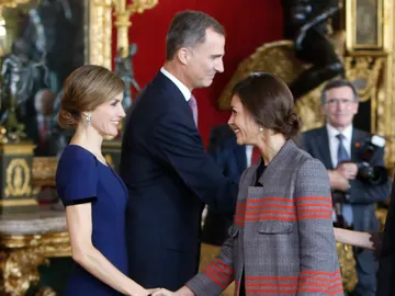 La reina Letizia junto a su estilista, Eva Fernández La reina Letizia junto a su estilista, Eva Fernández