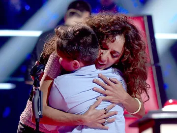 Rosario Flores se queda fascinada con la historia de Juan Manuel Segovia: “Soy el fan número 1 de Lola Flores” Rosario Flores se queda fascinada con la historia de Juan Manuel Segovia: “Soy el fan número 1 de Lola Flores”