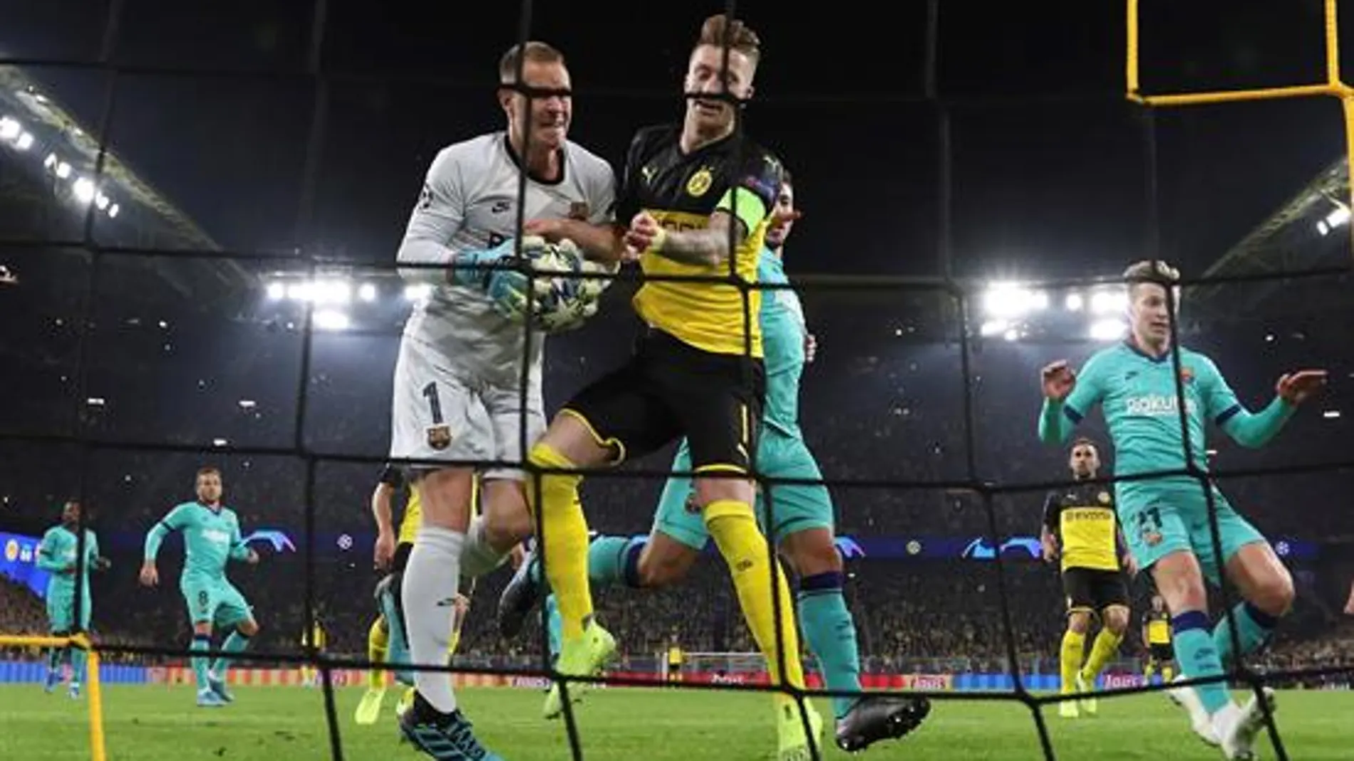 Borussia Dortmund VS FC Barcelona Borussia Dortmund VS FC Barcelona