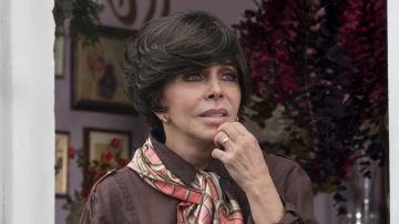 Verónica Castro como Virginia de la Mora en 'La casa de las flores'