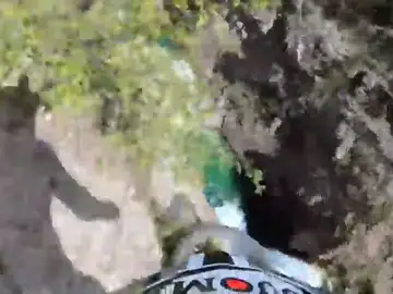 Un montorista sobrevive a una caída de 20 metros con su motocross Un montorista sobrevive a una caída de 20 metros con su motocross
