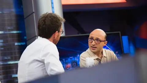 Jesús Vidal explica en 'El Hormiguero 3.0' la dura enfermedad que le llevó a la ceguera en uno de sus ojos Jesús Vidal explica en 'El Hormiguero 3.0' la dura enfermedad que le llevó a la ceguera en uno de sus ojos