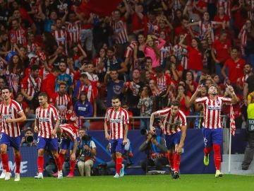 El Atlético de Madrid celebra el gol del empate