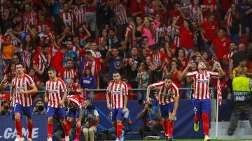 El Atlético de Madrid celebra el gol del empate