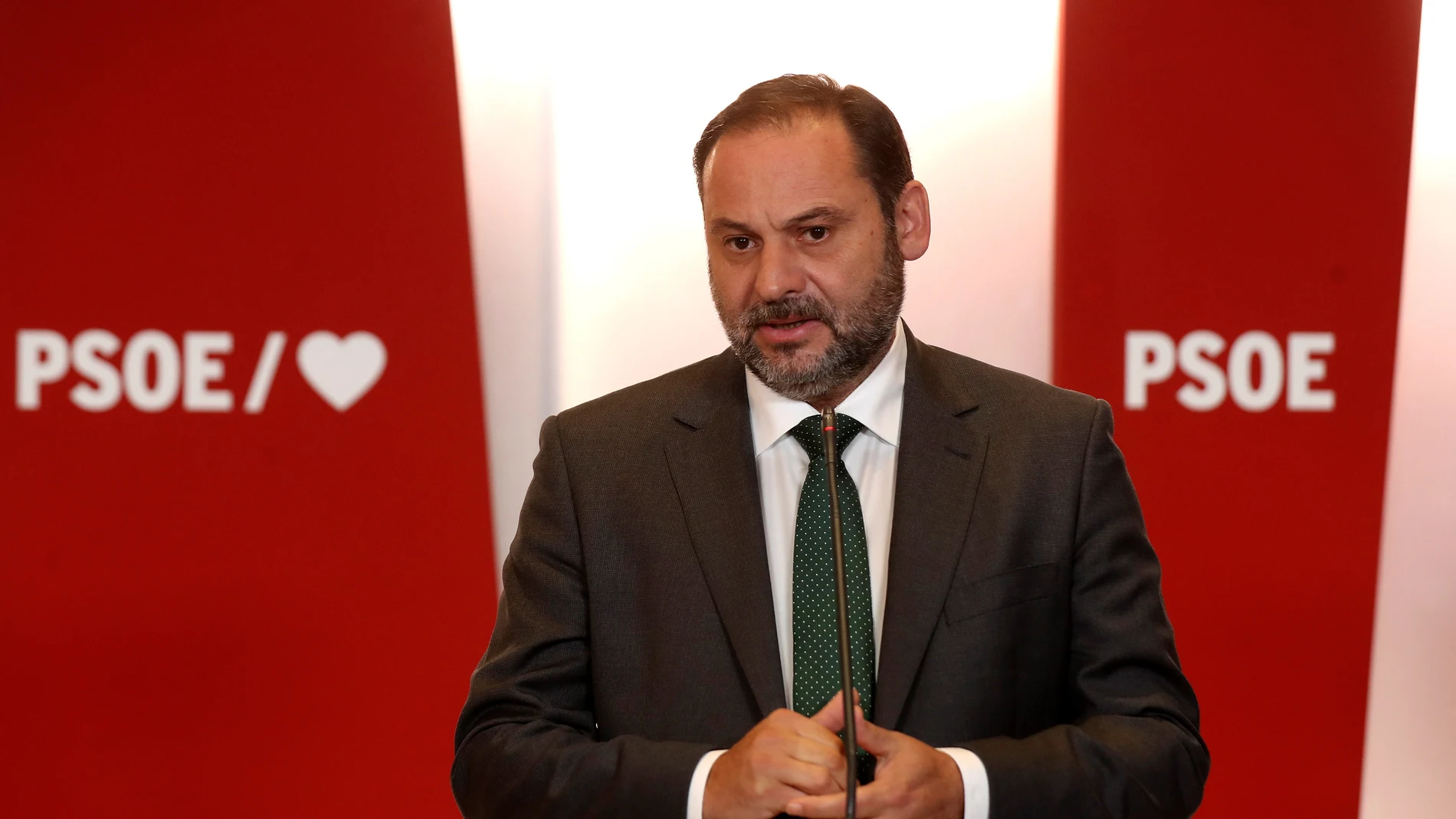 El ministro de Fomento en funciones, José Luis Ábalos. El ministro de Fomento en funciones, José Luis Ábalos.