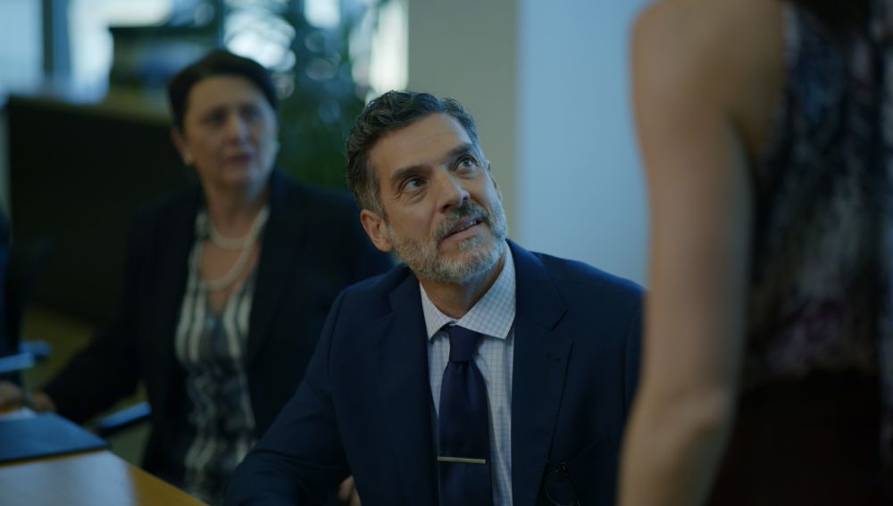 Javier Mora es Ángel Altamira en 'Toy boy'