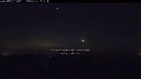 Un nueva bola de fuego procedente de una roca de un asteroide cruza el cielo de Sevilla, Almería y Cádiz Un nueva bola de fuego procedente de una roca de un asteroide cruza el cielo de Sevilla, Almería y Cádiz
