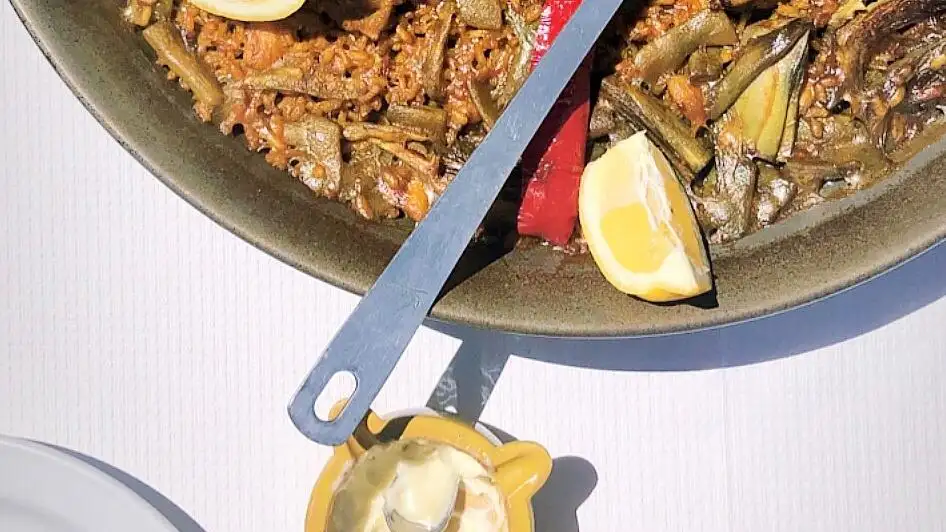 Paella valenciana Paella valenciana