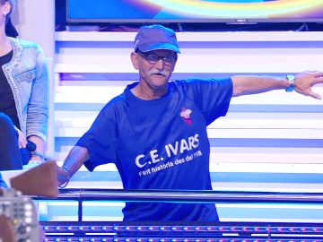 "Cuidado con la prótesis de cadera", la broma de Arturo Valls al bailarín del día en '¡Ahora caigo!' "Cuidado con la prótesis de cadera", la broma de Arturo Valls al bailarín del día en '¡Ahora caigo!'