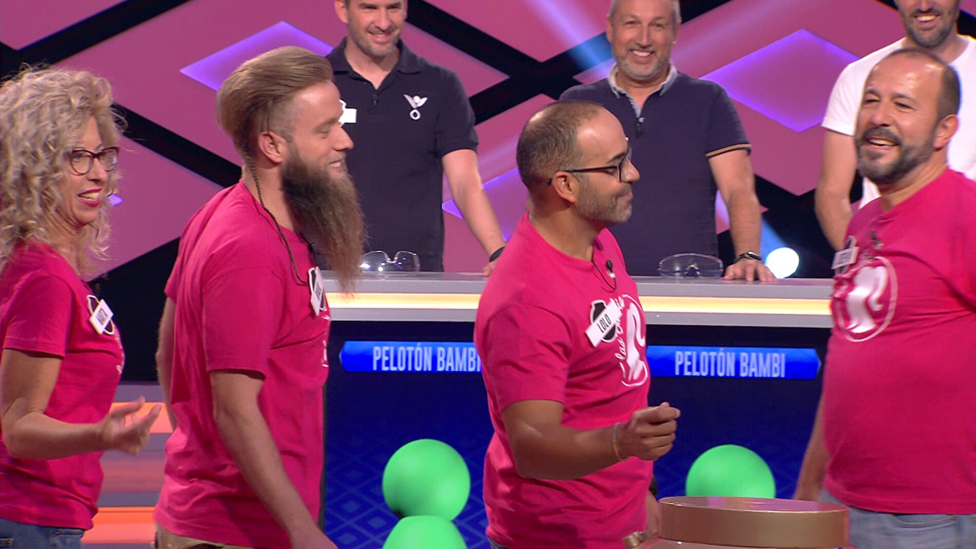 El equipo apadrinado por Erundino, de 'Los Lobos', sorprende con una divertida versión de la canción 'Barbie Girl' en '¡Boom!'
