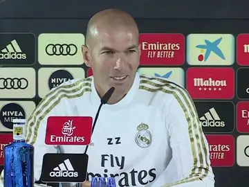 Zidane, sobre los rumores de Mourinho: "Ni me molesta ni no, la situación es esta" Zidane, sobre los rumores de Mourinho: "Ni me molesta ni no, la situación es esta"