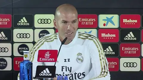 Zidane, sobre los rumores de Mourinho: "Ni me molesta ni no, la situación es esta" Zidane, sobre los rumores de Mourinho: "Ni me molesta ni no, la situación es esta"