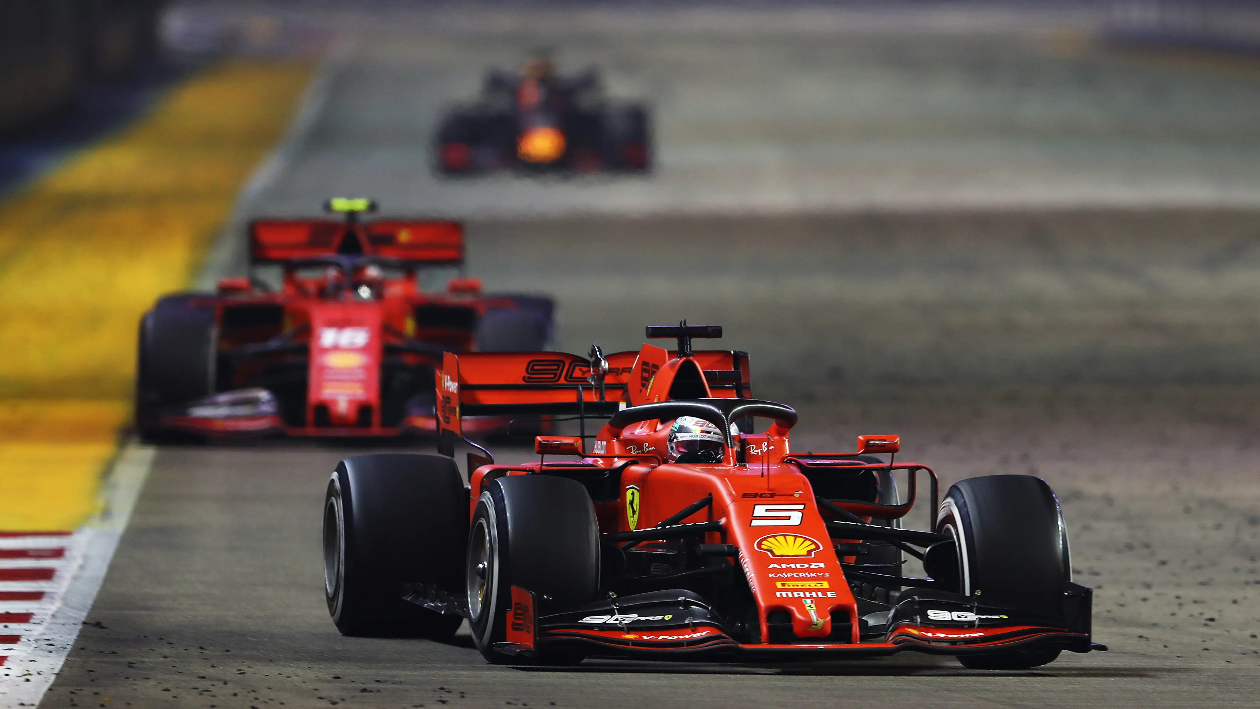 Vettel gana en el GP de Singapur Vettel gana en el GP de Singapur
