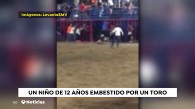 Un toro embiste a un niño tras caer de la grada en Tavernes de la Valldigna, en Valencia