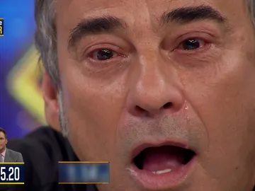 Eduard Fernández sufre en el campeonato internacional de no parpadear en 'El Hormiguero 3.0' Eduard Fernández sufre en el campeonato internacional de no parpadear en 'El Hormiguero 3.0'