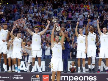 El Real Madrid se impone al F.C. Barcelona en la Supercopa