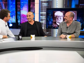 Un agradecido Karra Elejalde se acuerda en 'El Hormiguero 3.0' del equipo de maquillaje y caracterización de su nueva película Un agradecido Karra Elejalde se acuerda en 'El Hormiguero 3.0' del equipo de maquillaje y caracterización de su nueva película