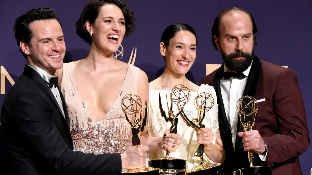 Los protagonistas de 'Fleabag' con los Emmy 