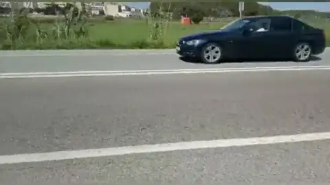 Atropella a un menor que caminaba por el arcén en Barcelona y se da a la fuga Atropella a un menor que caminaba por el arcén en Barcelona y se da a la fuga