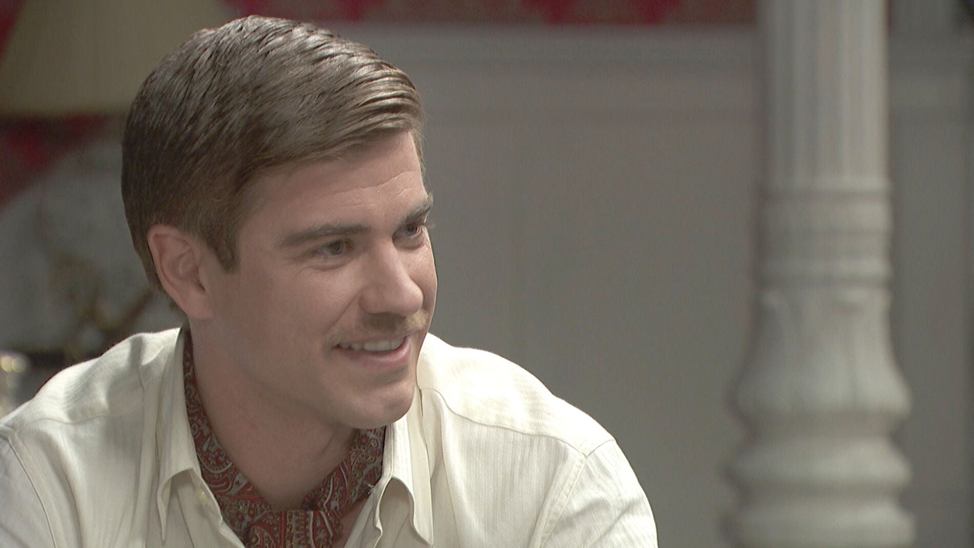 'El secreto de Puente Viejo': Adolfo saca su lado m&aacute;s seductor para conquistar a las hemanas Soloz&aacute;bal 